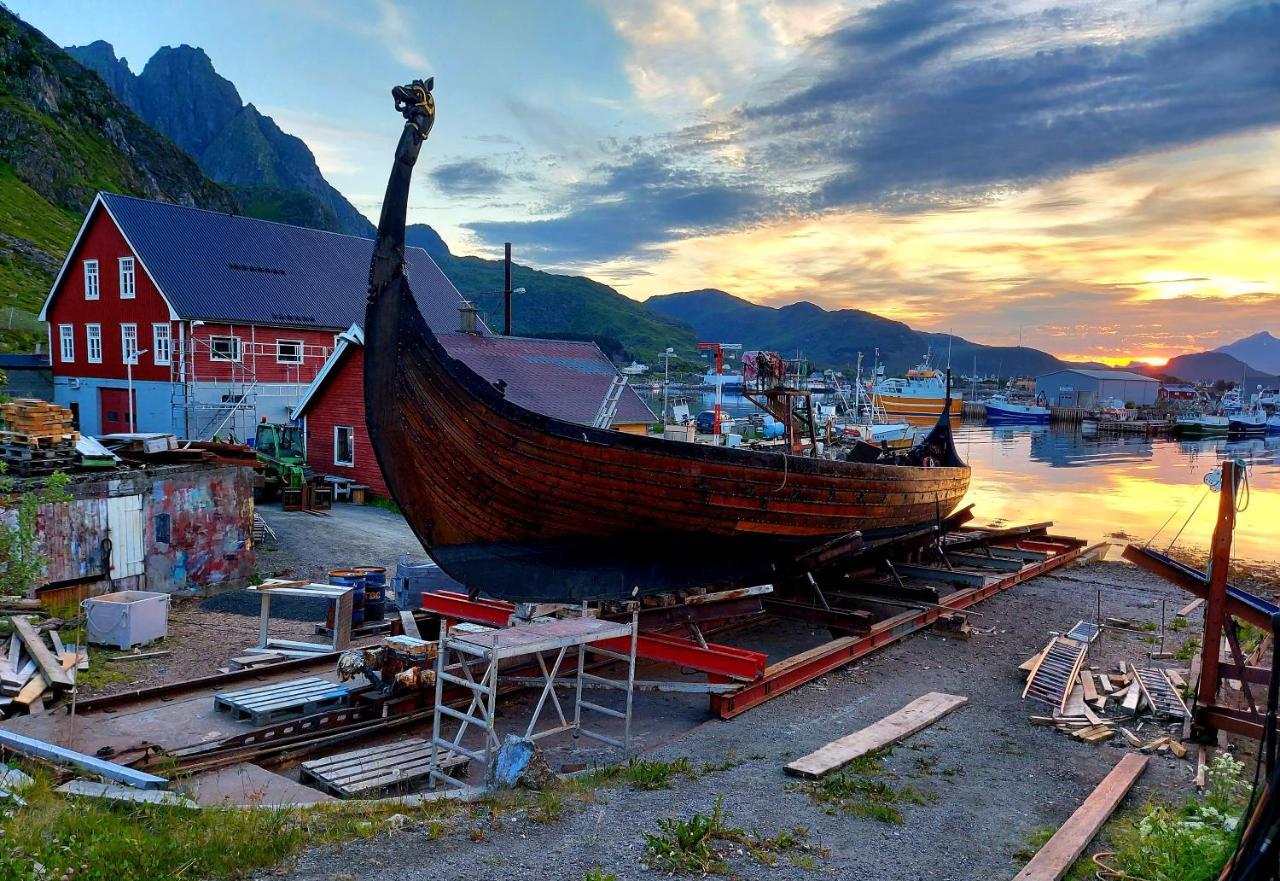 Solrik Beliggenhet I Lofotens Storste Fiskevaer Villa Ballstad Luaran gambar